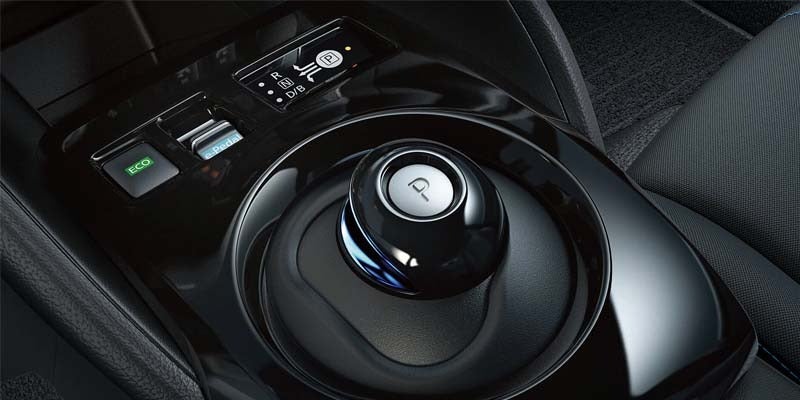 close up view of the transmission box of a 2024 nissan leaf